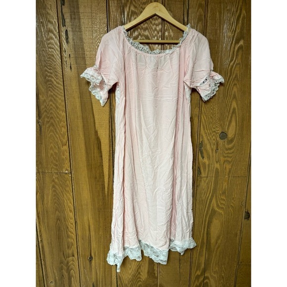 Vintage Pink Nightgown with Lace Trim Silky Feel NO TAGS - Picture 6 of 9